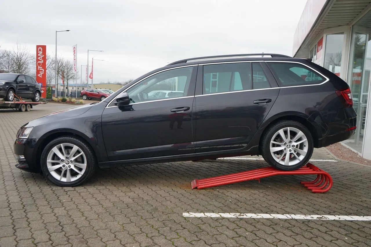 Skoda Octavia Combi 1.8 TSI Style...  Image 2