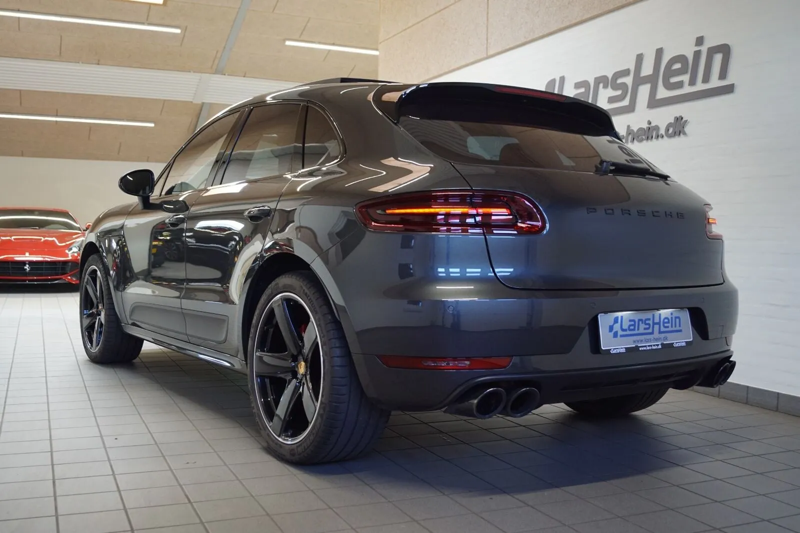 Porsche Macan GTS 3,0 PDK 5d Image 3