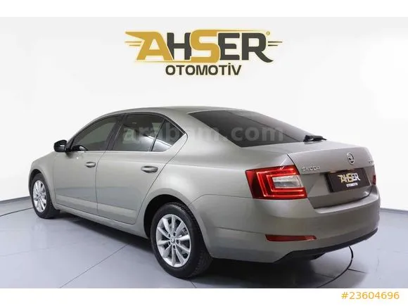 Skoda Octavia 1.6 TDI Elegance CR Image 1