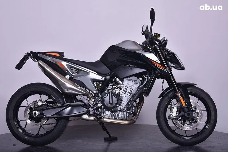 KTM 790 Image 1